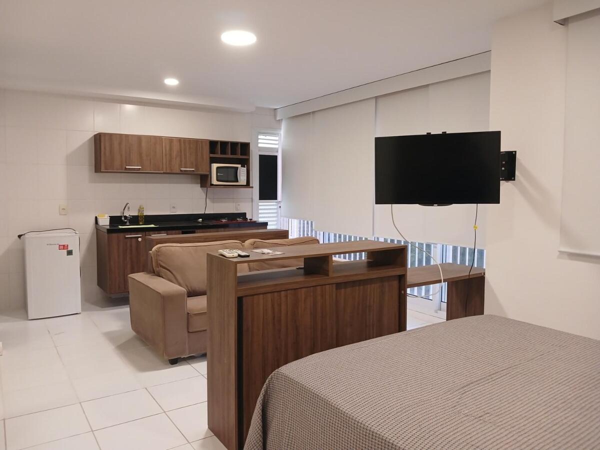 Flat 2 *